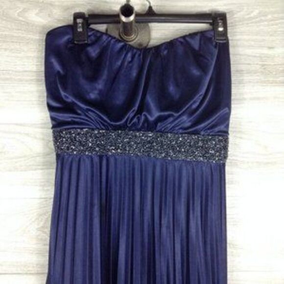 City Chic Midnight Strapless Pleated Maxi dress size 20 - Picture 4 of 7